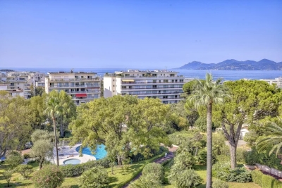 Appartement à vendre terrasse cave parking vue mer 