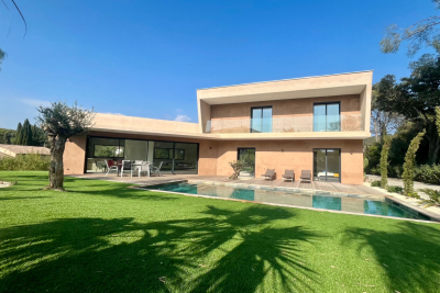 Maison à vendre à ST-RAPHAËL Nartelle-Noyer-Bellevue-Bd des Sardinaux - 7 pièces - 288 m² 