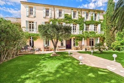 Maison à vendre à LÉZIGNAN-CORBIÈRES  - 12 pièces - 500 m² 