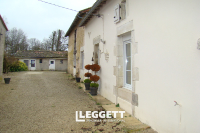 Maison à vendre à USSON DU POITOU  - 11 pièces - 168 m² 