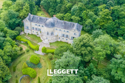 Maison à vendre à PERIGUEUX  - 20 pièces - 1000 m² 