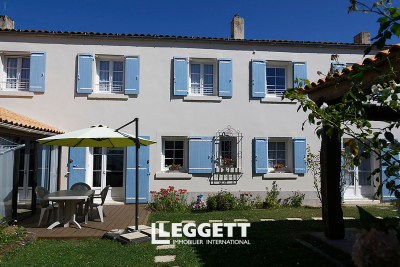 Maison à vendre à ST MARTIN DES FONTAINES L'Île-d'Olonne - 15 pièces - 315 m² 
