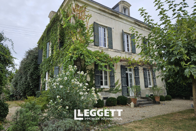 Maison à vendre à PERIGUEUX  - 7 pièces - 267 m² 