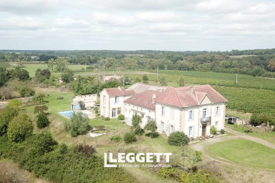Maison à vendre maison en pierre avec vue dominante 