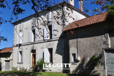Maison à vendre à BRANTOME EN PERIGORD  - 5 pièces - 161 m² 