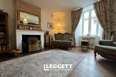 Maison à vendre à CONFOLENS  - 7 pièces - 290 m² 