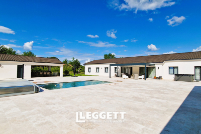 Maison à vendre à MONTPON MENESTEROL Issigeac - 11 pièces - 249 m² 