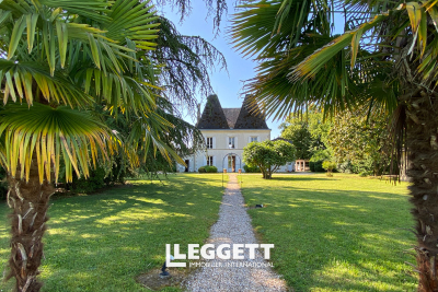 Maison à vendre à STE-FOY-LA-GRANDE  - 21 pièces - 570 m² 