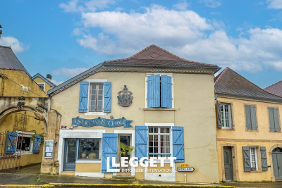Commerce à vendre à LEMBEYE  - 8 pièces - 400 m² 
