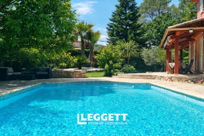 Maison à vendre à FAYENCE Villecroze - 7 pièces - 190 m² 