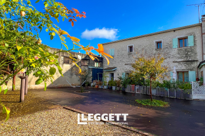 Maison à vendre à EYMET  - 18 pièces - 680 m² 