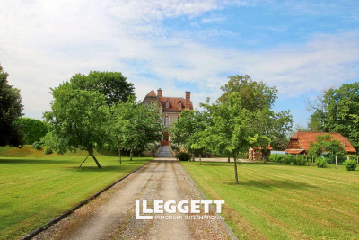 Maison à vendre à MOULEYDIER  - 19 pièces - 338 m² 