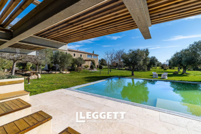 Maison à vendre à UZÈS Super Nîmes - 6 pièces - 252 m² 