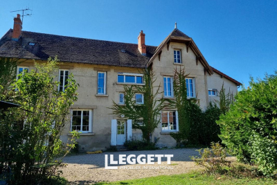 Maison à vendre à NEUILLY LE REAL  - 10 pièces - 306 m² 