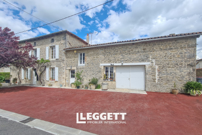 Maison à vendre à ST COUTANT  - 4 pièces - 147 m² 