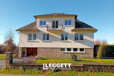 Maison à vendre à EGLETONS  - 12 pièces - 245 m² 