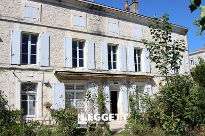 Maison à vendre à MANSLE  - 8 pièces - 210 m² 