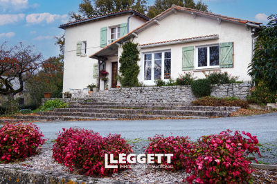 Maison à vendre à LARGEASSE  - 12 pièces - 151 m² 