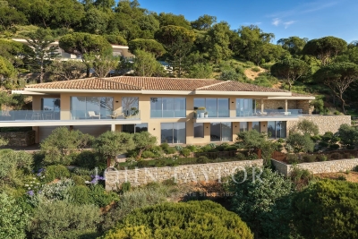 Maison &agrave; vendre &agrave; GRIMAUD  - 6 pi&egrave;ces - 397 m&sup2; 