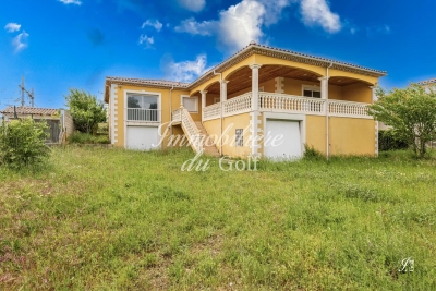 Maison à vendre à LAUDUN-L'ARDOISE Super Nîmes - 6 pièces - 170 m² 