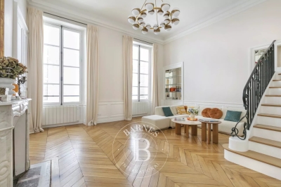 Apartment for sale in PARIS 6EME Les Archives 1 - 5 rooms - 109 m² 
