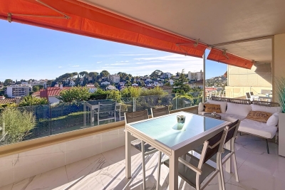 Appartement à vendre à LE CANNET Sainte-Rosalie-Arbre Inferieur - 3 pièces - 85 m² 