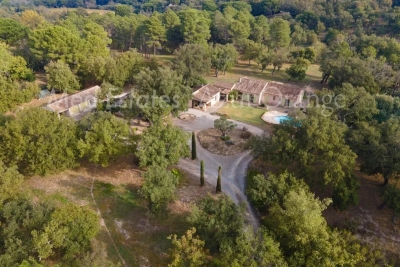 Maison &agrave; vendre &agrave; LE PLAN-DE-LA-TOUR  - 8 pi&egrave;ces - 205 m&sup2; 