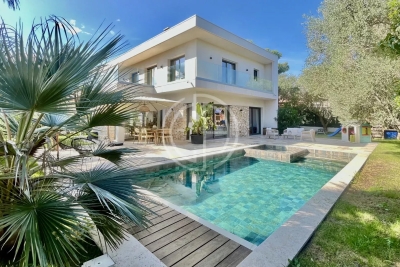 Maison à vendre à MOUGINS Bézaudun-les-Alpes - 6 pièces - 165 m² 