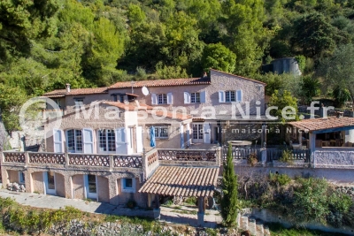 Maison à vendre à FALICON Bézaudun-les-Alpes - 8 pièces - 285 m² 