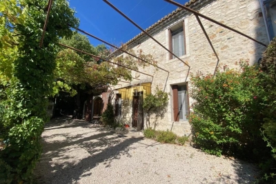 Maison à vendre à MAUSSANE-LES-ALPILLES  - 6 pièces - 80 m² 
