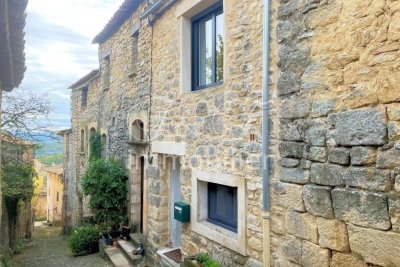 Maison à vendre maison en pierre le castellet 