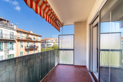 Appartement à vendre à NICE Sainte-Rosalie-Arbre Inferieur - 3 pièces - 83 m² 
