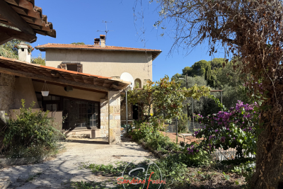 Maison à vendre à CARROS Sainte-Rosalie-Arbre Inferieur - 3 pièces - 75 m² 