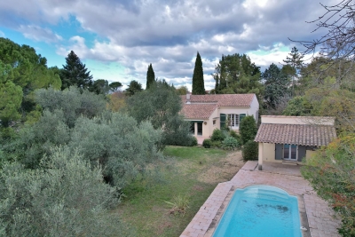Maison &agrave; vendre &agrave; UZÈS  - 6 pi&egrave;ces - 173 m&sup2; 