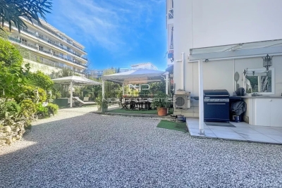 Apartment for sale in NICE Cimiez - 3 rooms - 227 m&sup2; 