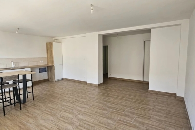 Appartement &agrave; vendre &agrave; SOLLIÈS-PONT  - 4 pi&egrave;ces - 97 m&sup2; 