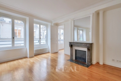 Appartement à louer à PARIS 4EME Palais Royal - 4 pièces - 78 m² 
