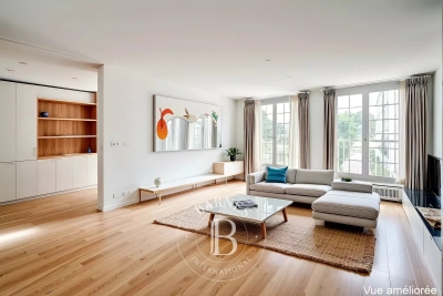 Apartment for sale in VERSAILLES  - 6 rooms - 109 m² 