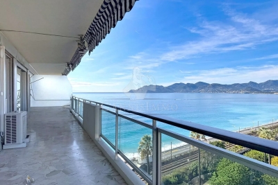 Appartement à vendre à CANNES Sainte-Rosalie-Arbre Inferieur - 3 pièces - 74 m² 