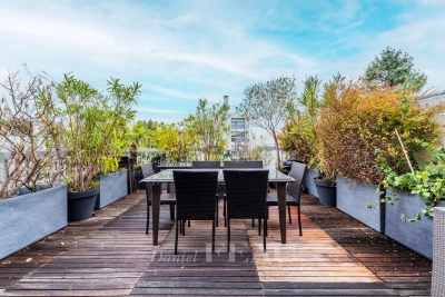 Appartement à vendre à NEUILLY SUR SEINE Guy Moquet - 6 pièces - 133 m² 