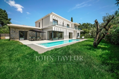 House for sale in MOUGINS   - 400 m² 