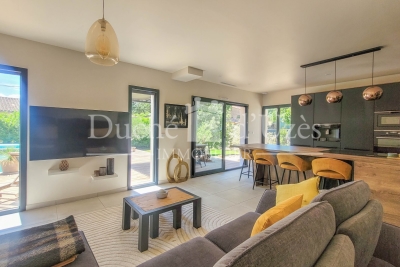 Maison à vendre à UZÈS Caissargues - 5 pièces - 133 m² 