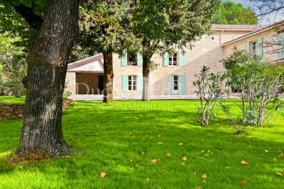Maison à vendre à UZÈS Caissargues - 7 pièces - 307 m² 
