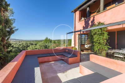 Maison à vendre à VILLENEUVE-LÈS-AVIGNON  - 9 pièces - 285 m² 
