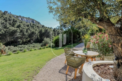 Maison à vendre à LES BAUX-DE-PROVENCE Petite Couronne - 5 pièces - 185 m² 