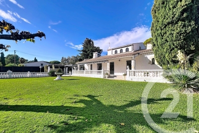 Maison à louer à MOUGINS Cantaron - 4 pièces - 150 m² 