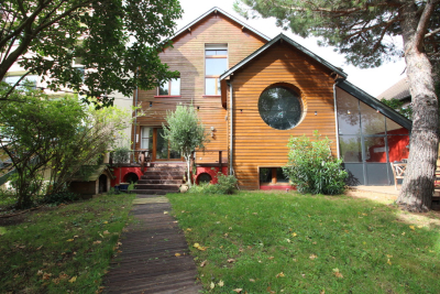 Maison à vendre à ISSY LES MOULINEAUX Renault 5 - 7 pièces - 200 m² 