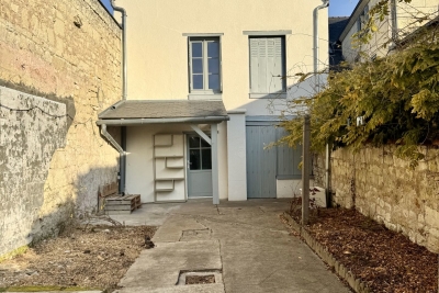 Maison à louer à CHOUZE SUR LOIRE  - 3 pièces - 148 m² 
