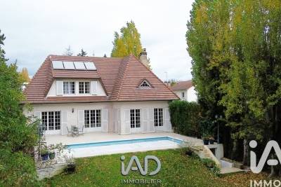 Maison à vendre à CHILLY MAZARIN  - 8 pièces - 211 m² 