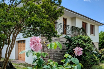 Maison à vendre à ST-SEURIN-SUR-L'ISLE Saint-Seurin-sur-l'Isle - 6 pièces - 156 m² 